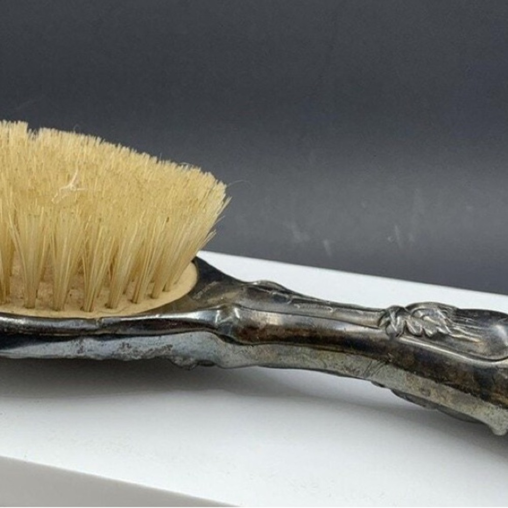 Art Nouveau Silver Hairbrush - Picture 4 of 7